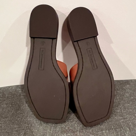 BCBGeneration Brown Leather sandals with Chain Detail/size 6 - Picture 8 of 11